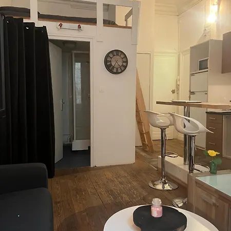 Bel Avec Mezzanine En Plein Centre De Apartamento *