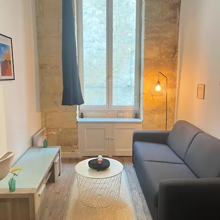 Bel Avec Mezzanine En Plein Centre De * Bordeaux
