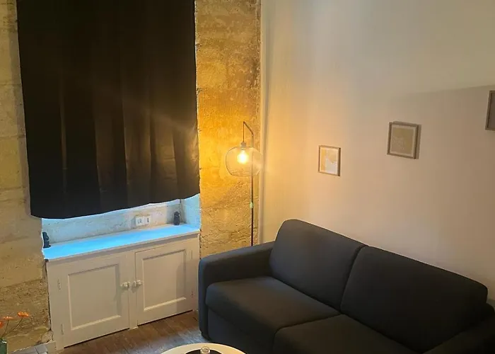 Bel Avec Mezzanine En Plein Centre De Bordeaux