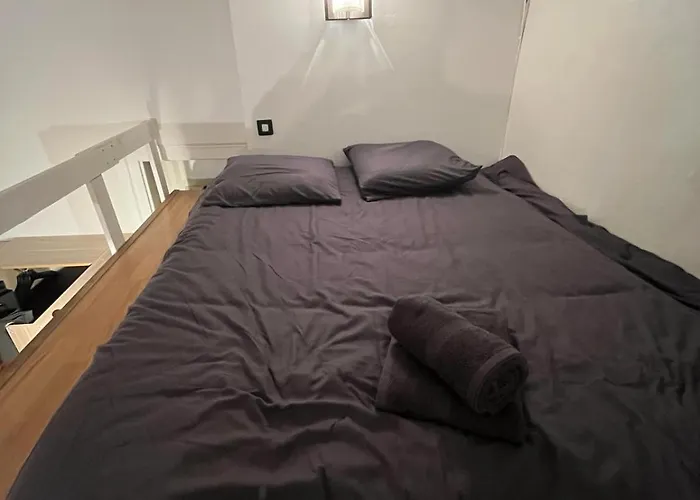 Bel Avec Mezzanine En Plein Centre De *