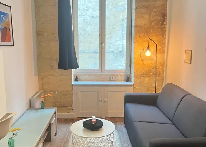 Bel Avec Mezzanine En Plein Centre De * Bordeaux